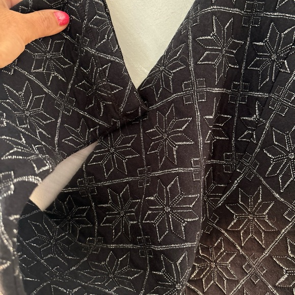 T by Talbots XL Black w/ Metallic Snowflakes Quilted Pullover Sweater NEW!!! - Picture 3 of 13